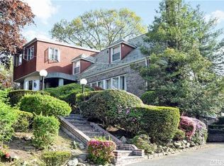 86-82 Palermo St, Holliswood, NY 11423
