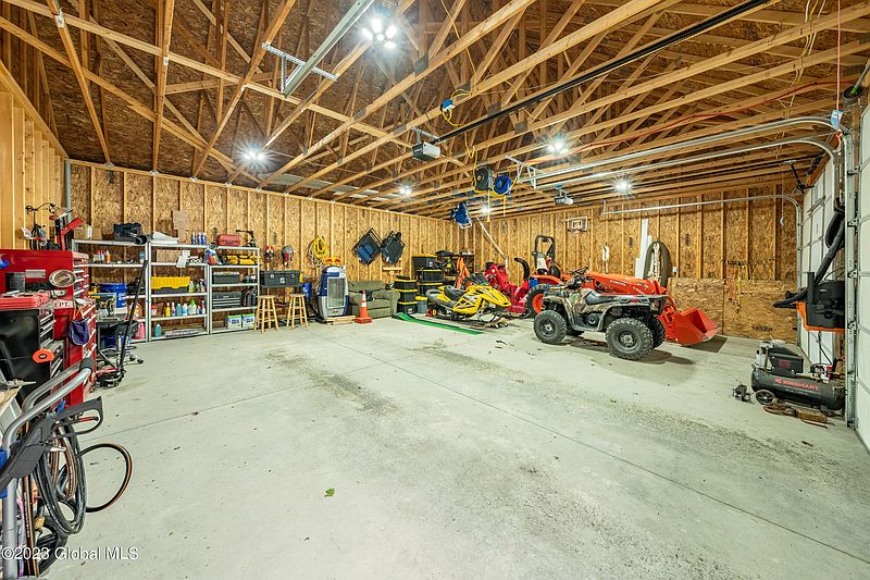 4th image of 182 Foster Road