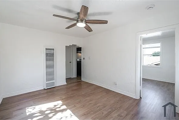 866 W 64th St — Photo 1