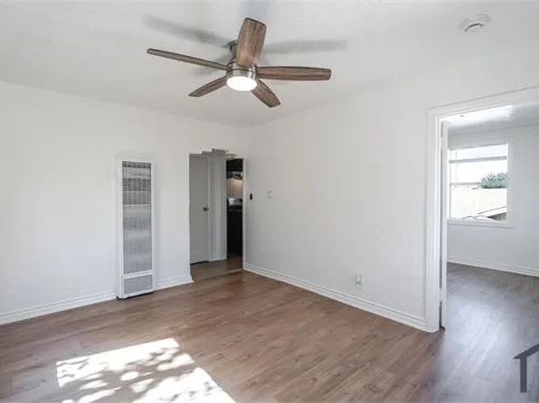 866 W 64th St, Los Angeles, CA 90044