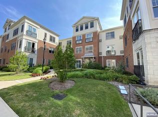 2202 The Plz, Tenafly, NJ 07670