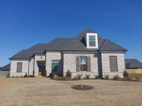 35 Hillside Dr, Oakland, TN 38060