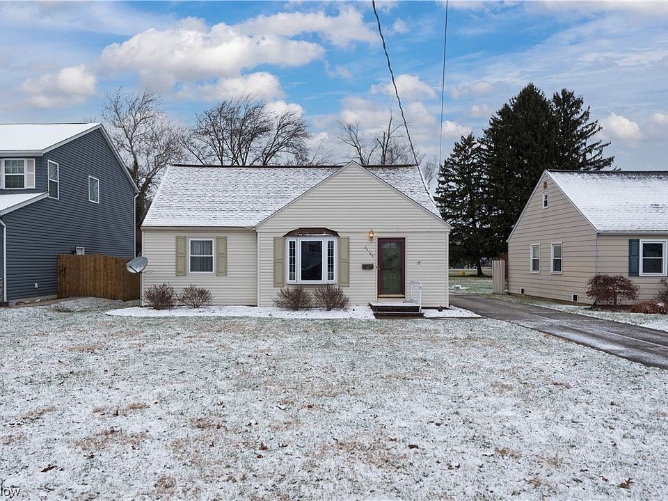 1st image of 24168 Hedgewood Ave