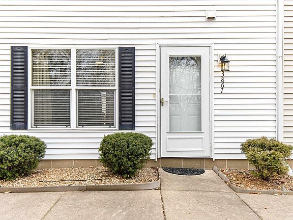 3rd image of 3867 W Palmyra Ct