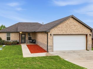2118 Christine Dr, Granbury, TX 76048