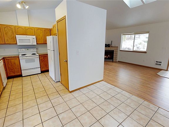 5th image of 22624 Echowood Ln SE
