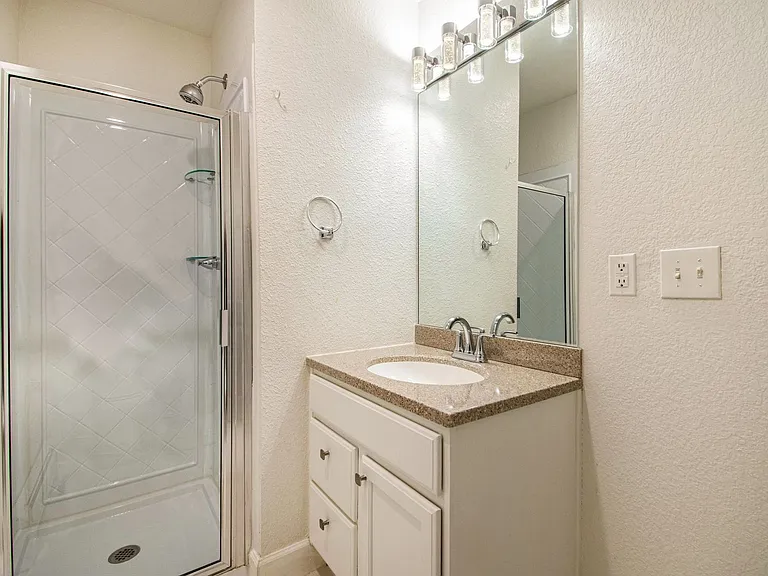 1629 N Clarkson St #21 — Photo 10
