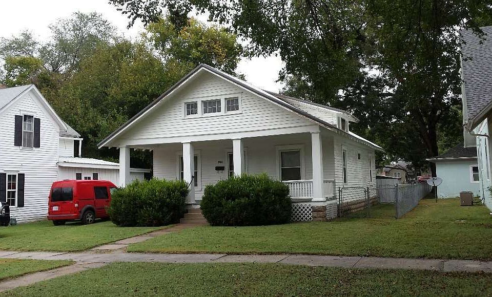1st image of 706 E 10th Ave