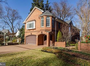 2369 N Vernon St, Arlington, VA 22207