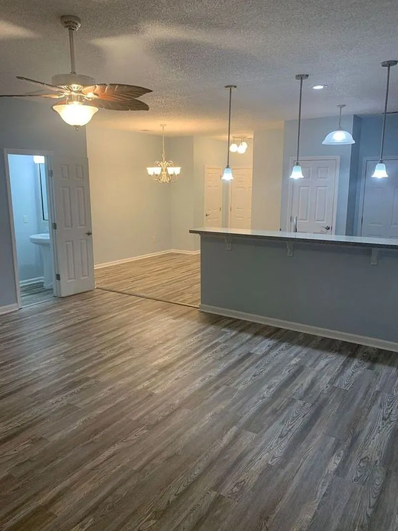 Townhome In Live Oak! — Photo 2