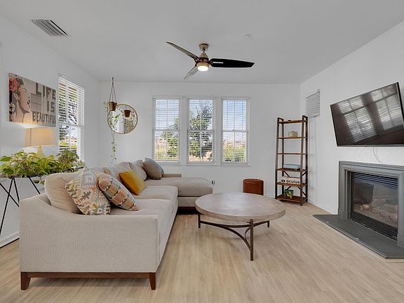 2nd image of 1045 Sanderling Dr #4