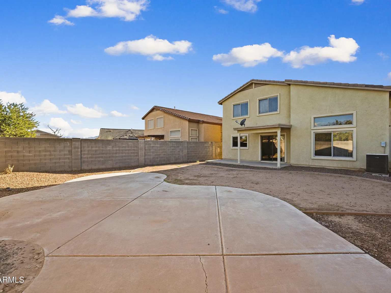 3 bed, 3.0 bath, 1852 sqft, $2,100 — Photo 3