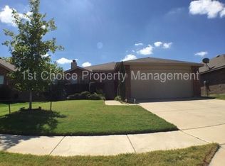 5709 Talons Crest Cir, Fort Worth, TX 76179