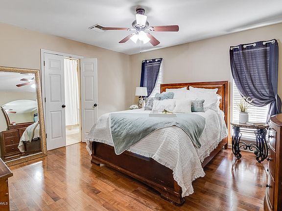 3rd image of 310 Kathy Dr