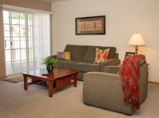 6125 S 34th St APT 317, Lincoln, NE 68516