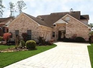 2811 Lake Forest Dr, Montgomery, TX 77356