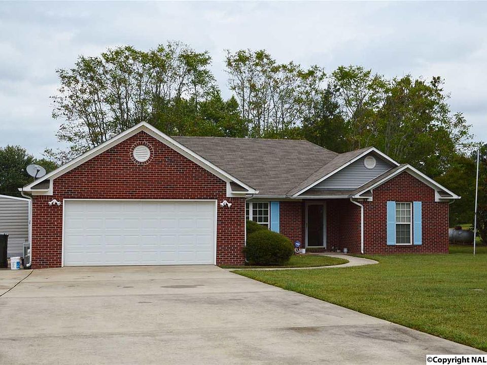 1st image of 160 Simmons Cir