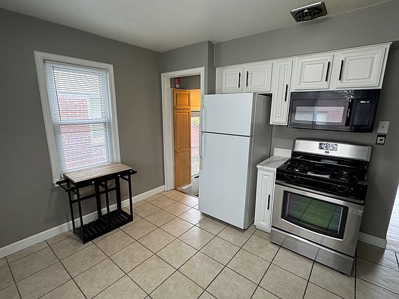 5th image of 2121 Dallas Ave