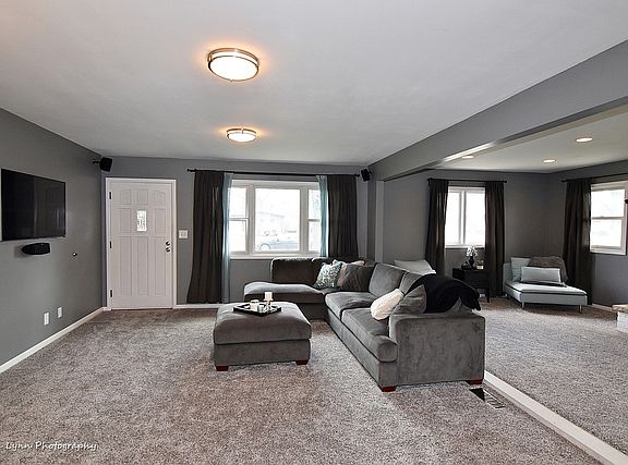 3rd image of 319 Harmony Dr