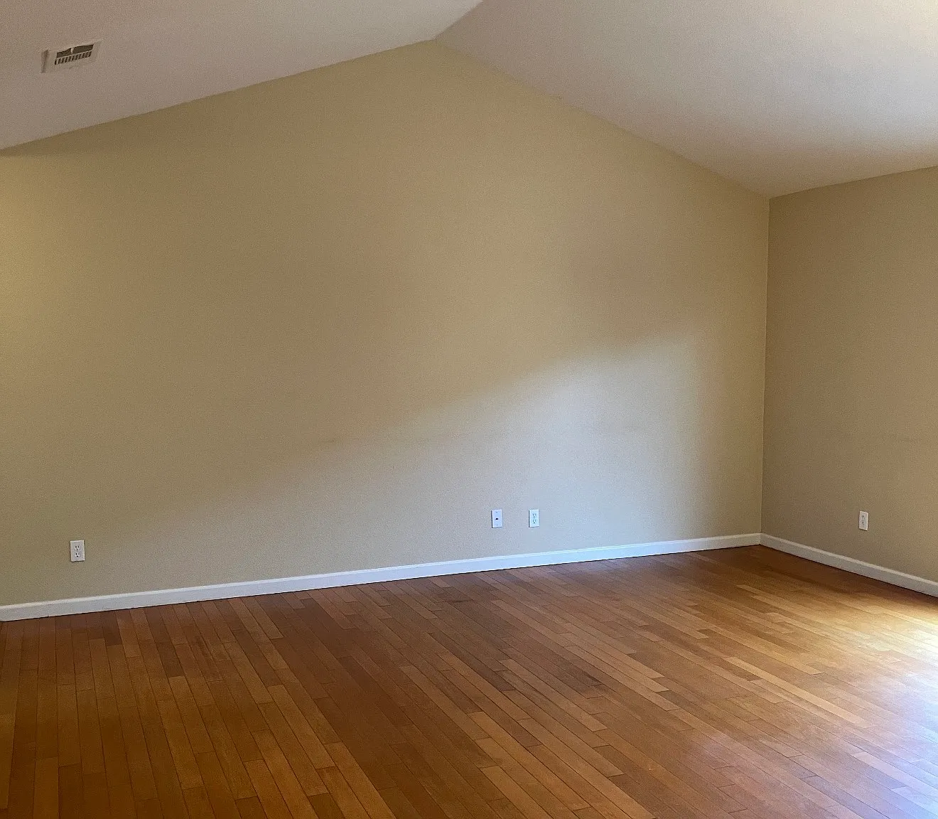 2 bed, 1100 sqft, $2,499 — Photo 3