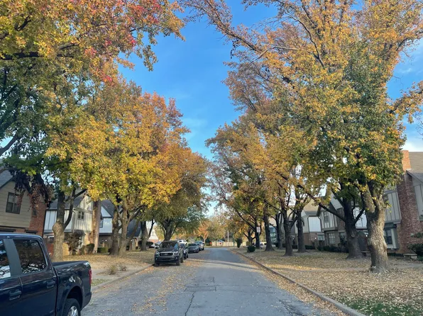 2421 E 59th Ct, Tulsa, OK