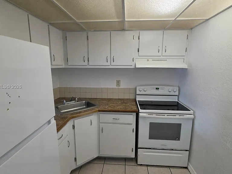 4550 NW 9th St #308E — Photo 2