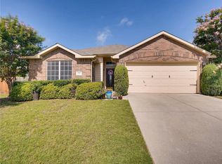 4621 Barnhill Ln, Fort Worth, TX 76135