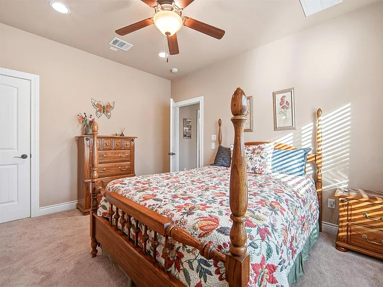187 Territory Dr #1 — Photo 22