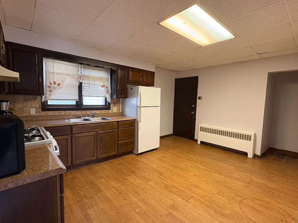 Building Photo - 40 Parker Ave #1