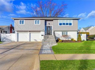 81 Ohio Ave, Massapequa, NY 11758