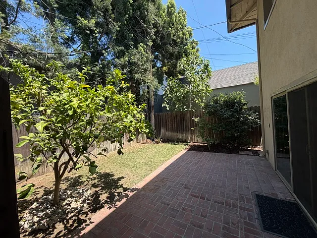 1740 Huntington Dr — Photo 14
