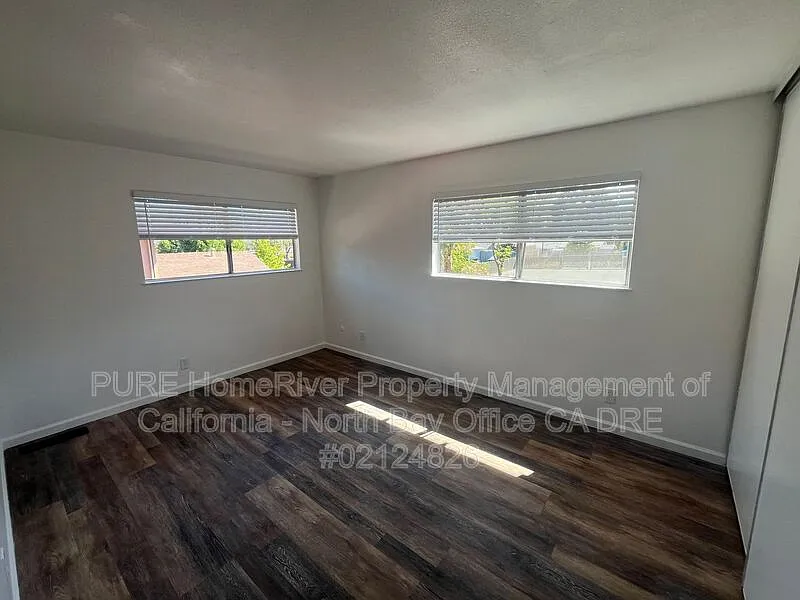 2 bed, 1.0 bath, $1,600 — Photo 3