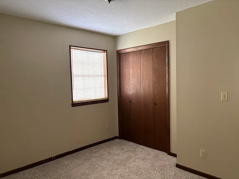 2566 Railroad St — Photo 19