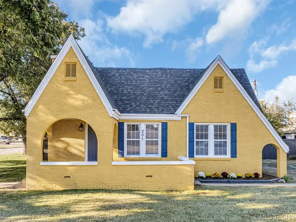 201 E Davis St, Davis, OK 73030