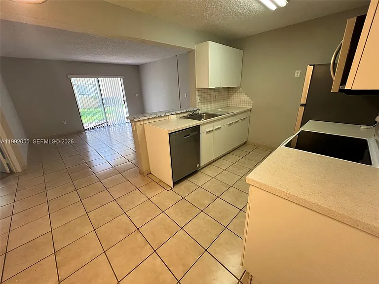 251 Palm Cir W #107 — Photo 6