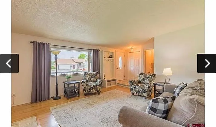 3 bed, 2000 sqft, $1,900 — Photo 2