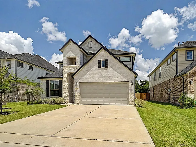 18307 Windy Knoll Way — Photo 1