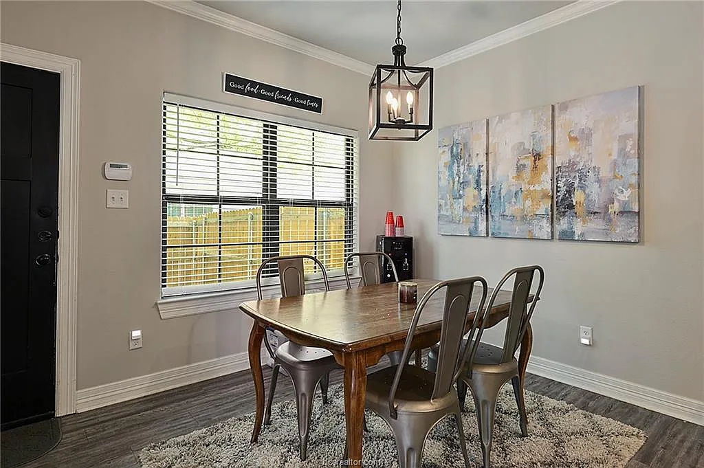 6 bed, 6.5 bath, 2348 sqft, $4,950 — Photo 3