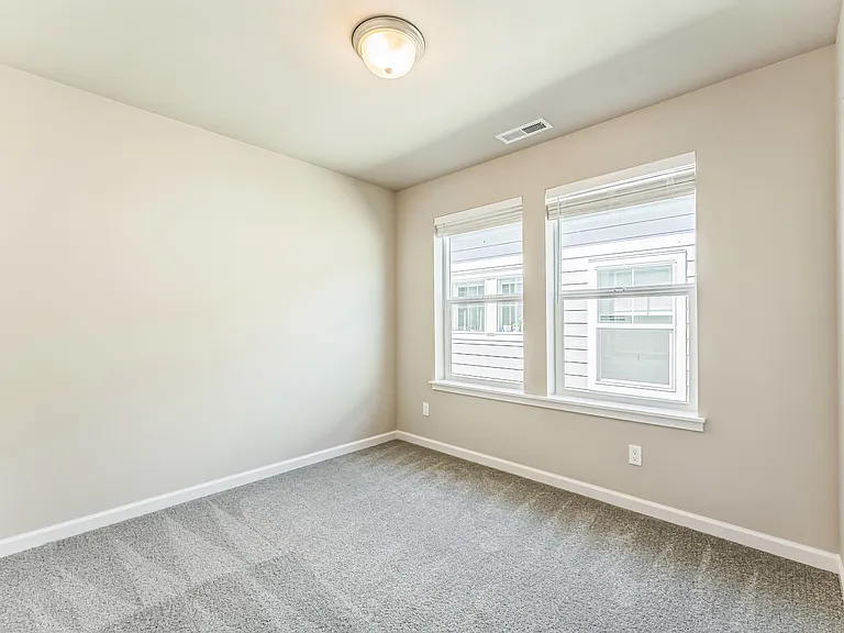 8457 SE Kinnaman St — Photo 22