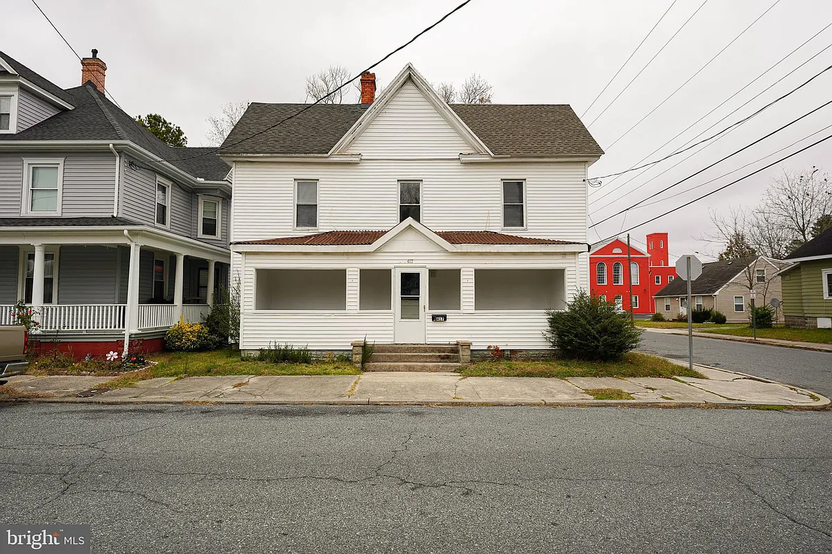 Building Photo - 417 Walnut St #2