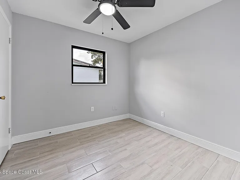 419 Marquis St — Photo 17