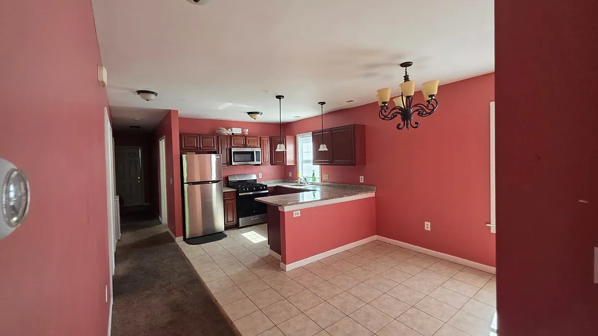 Building Photo - 152 Lamberton St #2