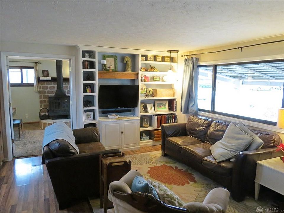 1st image of 4474 Longfellow Ave
