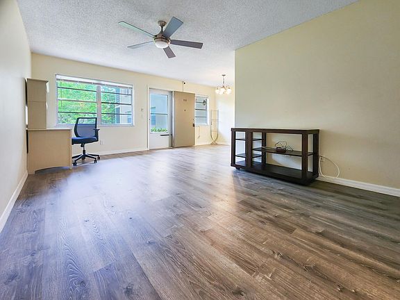 3rd image of 17 Lake Vista Trail #103