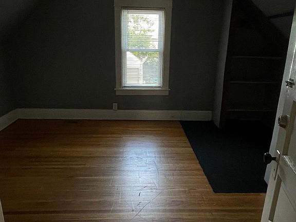 3rd image of 98 Winspear Ave