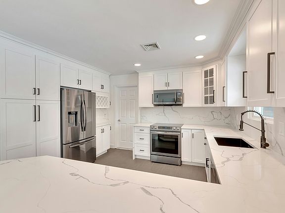 5th image of 36 Nidzyn Ave