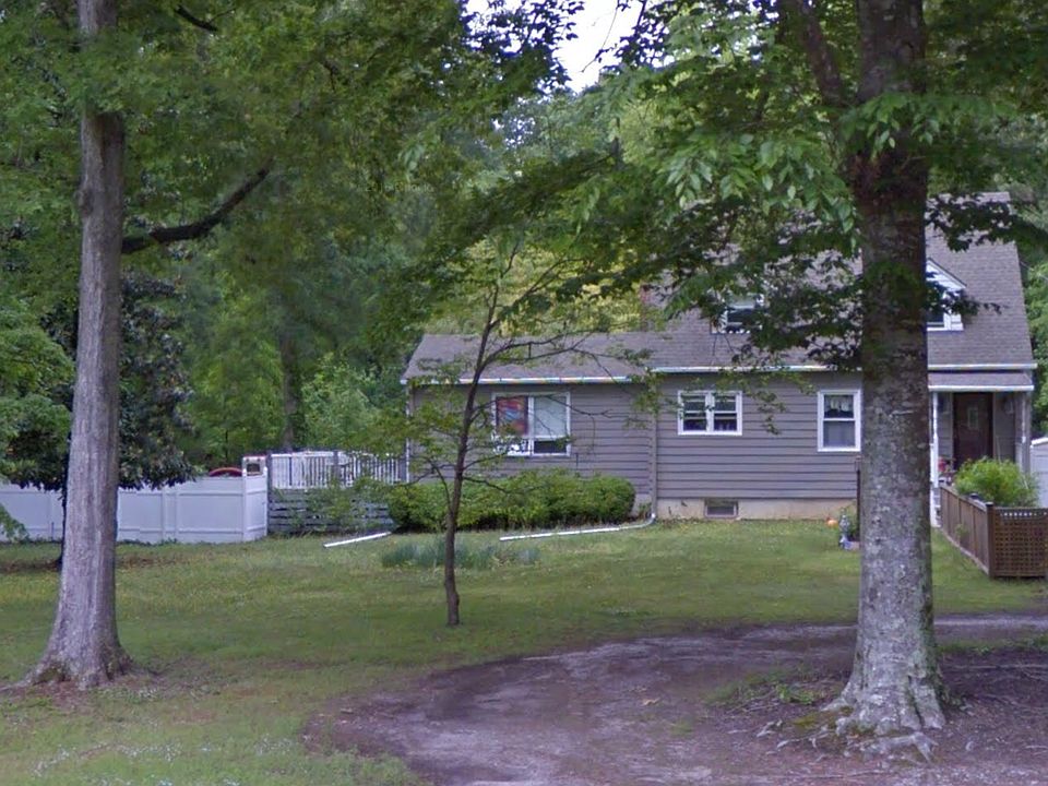 1st image of 409 Wilkinson Dr