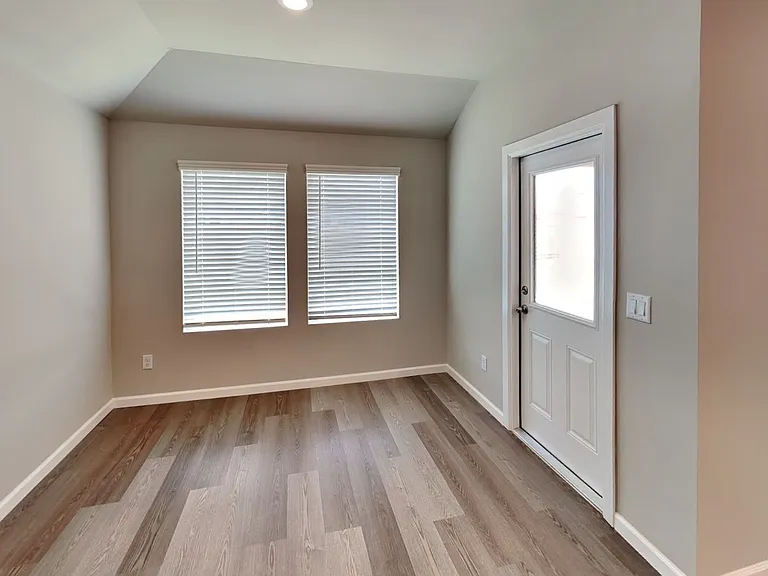 10504 SW 41st St — Photo 8