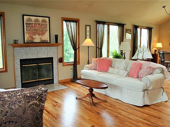 4th image of 4445 Lathrop Dr