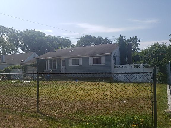 2nd image of 50 W Willow St